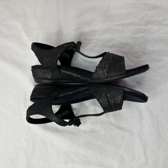 Ecco Black Scale Print Leather T-Strap Touch 25 Sandals EU 36 US 5 - Picture 8 of 12